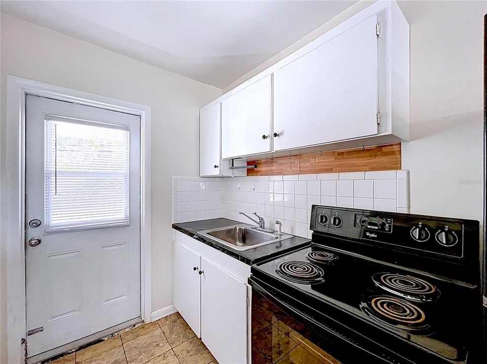 For Sale: $1,050,000 (4 beds, 2 baths, 1344 Square Feet)