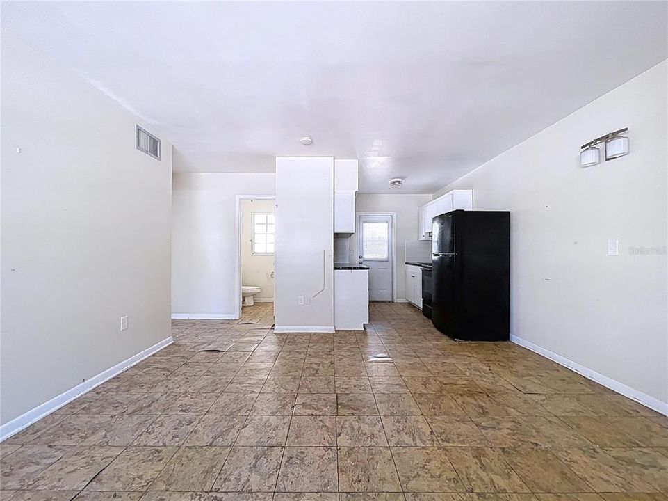 For Sale: $1,050,000 (4 beds, 2 baths, 1344 Square Feet)