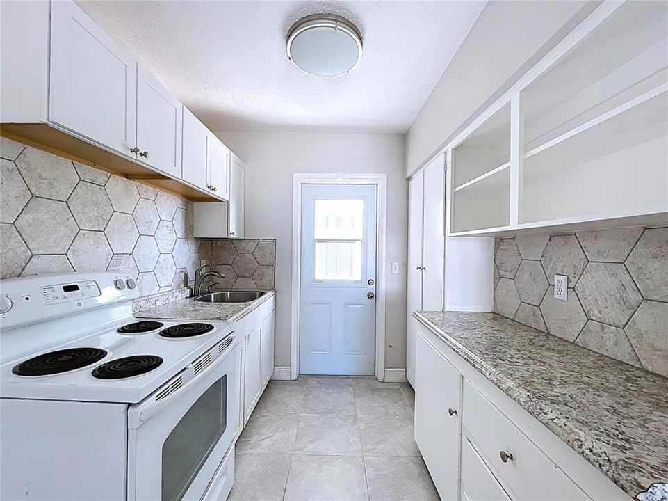 For Sale: $1,050,000 (4 beds, 2 baths, 1344 Square Feet)