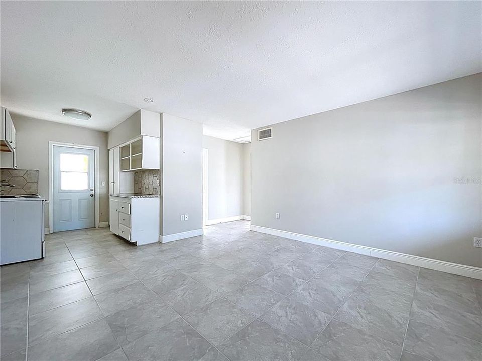 For Sale: $1,050,000 (4 beds, 2 baths, 1344 Square Feet)