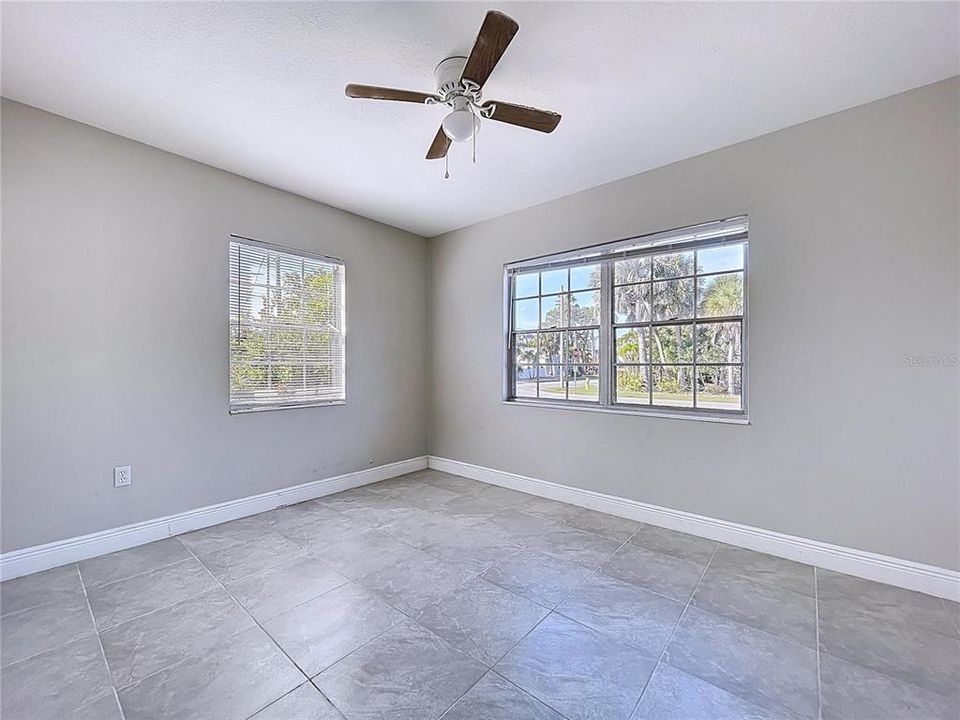 For Sale: $1,050,000 (4 beds, 2 baths, 1344 Square Feet)