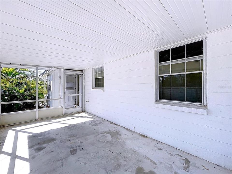 For Sale: $1,050,000 (4 beds, 2 baths, 1344 Square Feet)