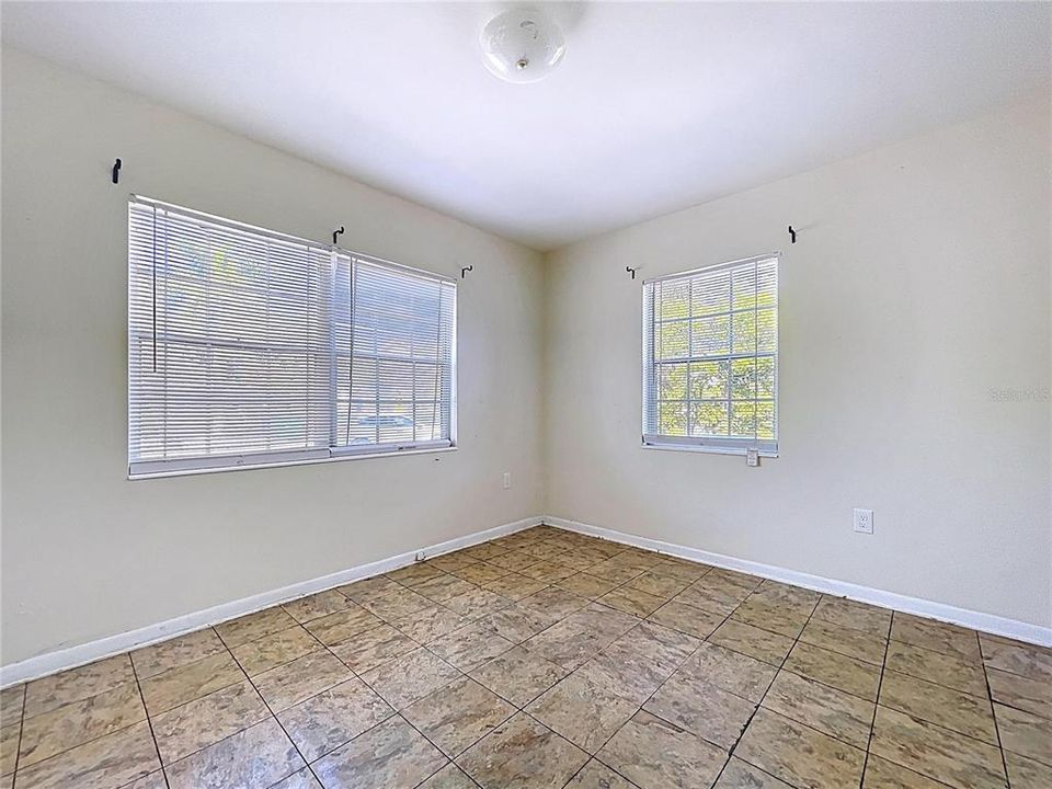 For Sale: $1,050,000 (4 beds, 2 baths, 1344 Square Feet)