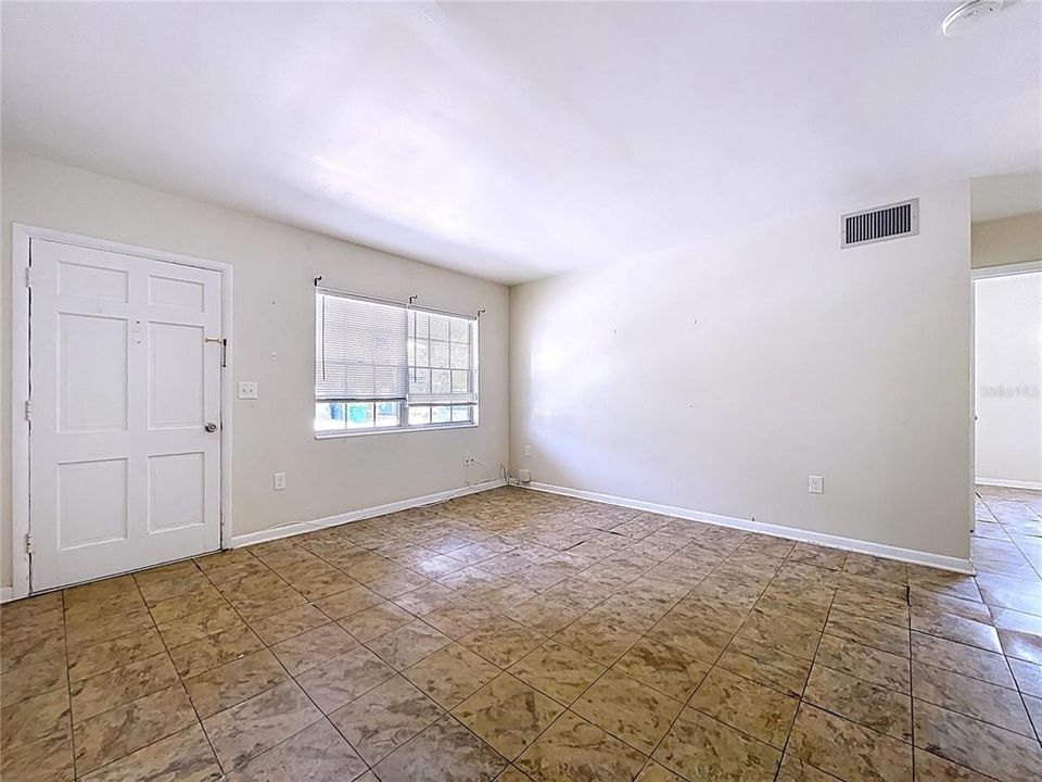 For Sale: $1,050,000 (4 beds, 2 baths, 1344 Square Feet)