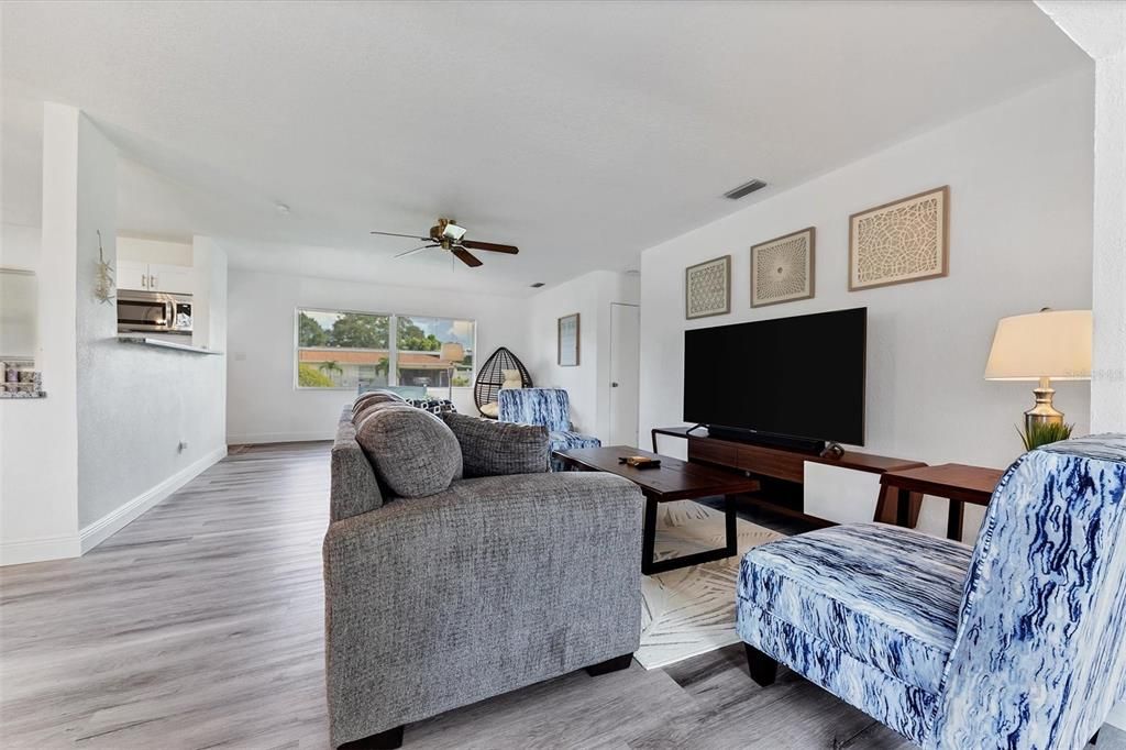 待售: $440,000 (3 贝兹, 2 浴室, 1344 平方英尺)