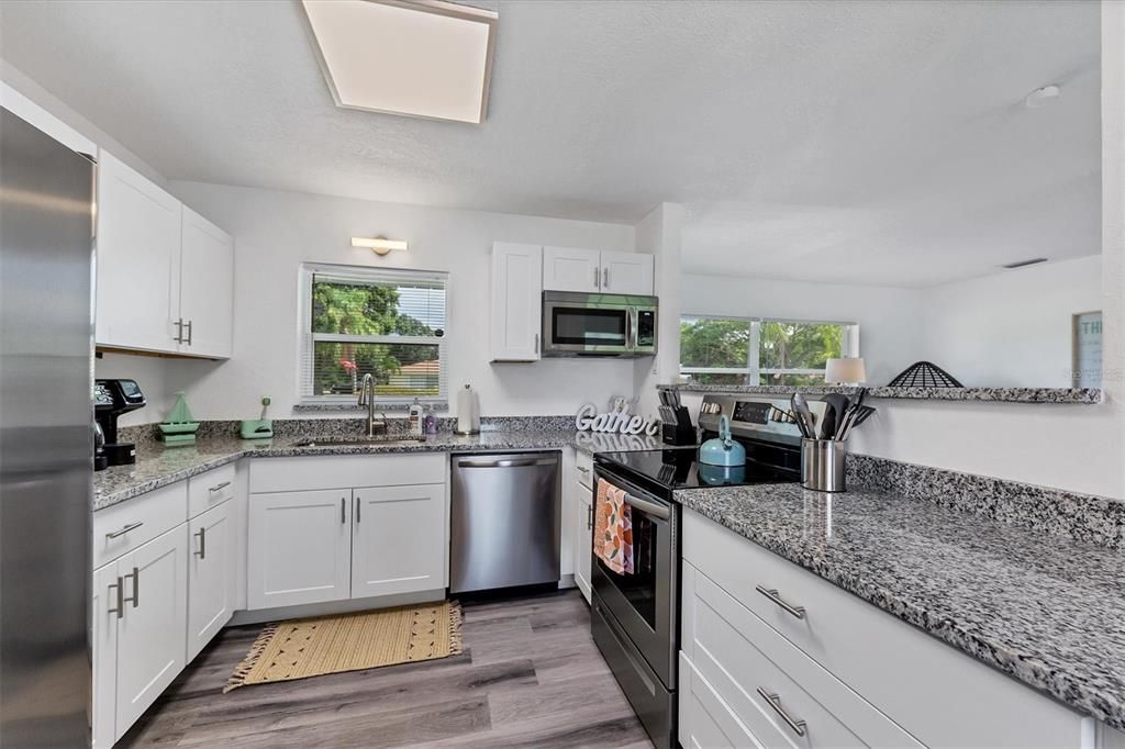 待售: $440,000 (3 贝兹, 2 浴室, 1344 平方英尺)