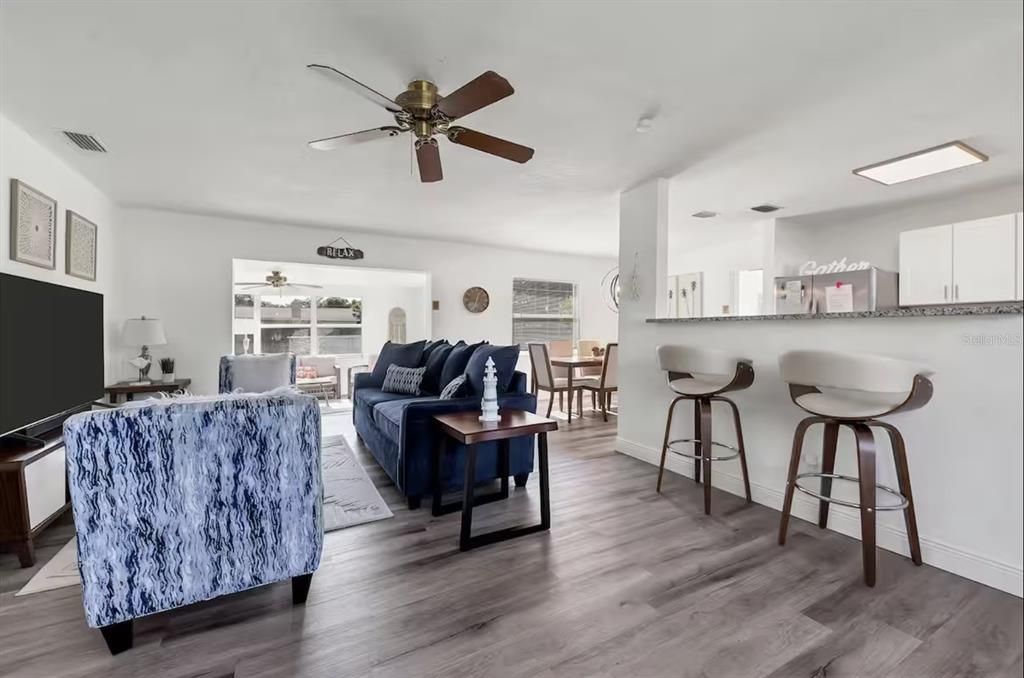 待售: $440,000 (3 贝兹, 2 浴室, 1344 平方英尺)