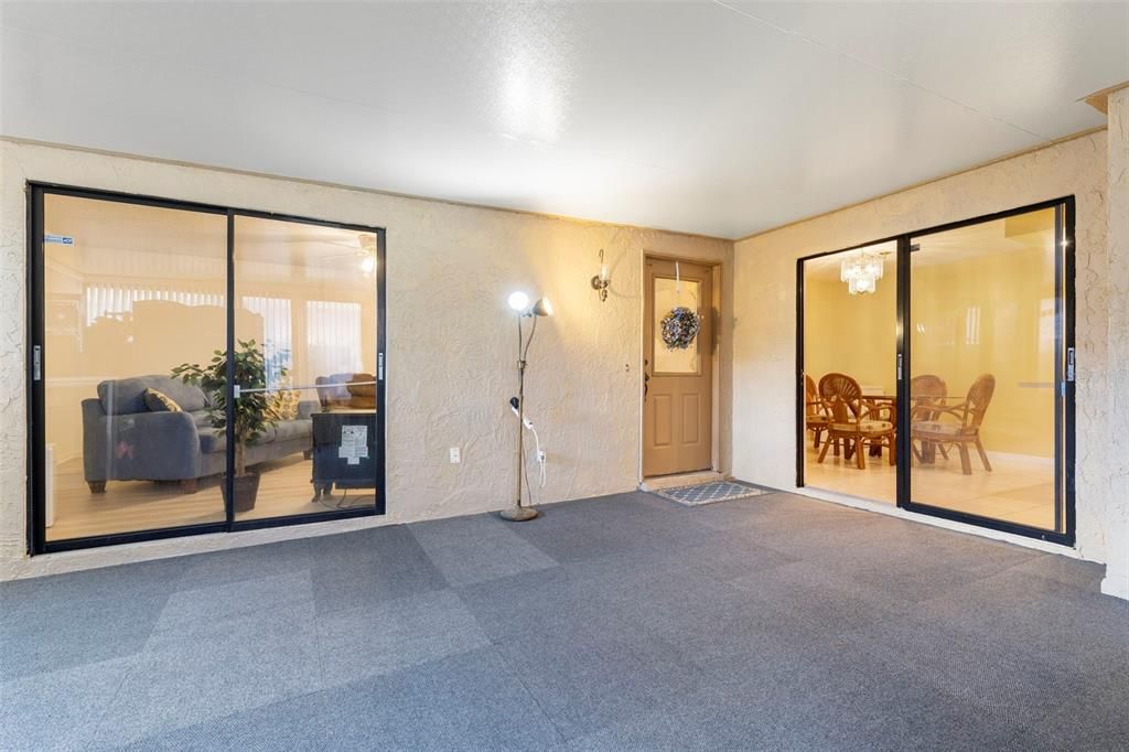 待售: $235,000 (2 贝兹, 2 浴室, 1372 平方英尺)