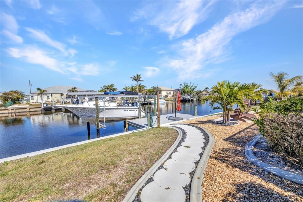 For Sale: $600,000 (3 beds, 2 baths, 1909 Square Feet)