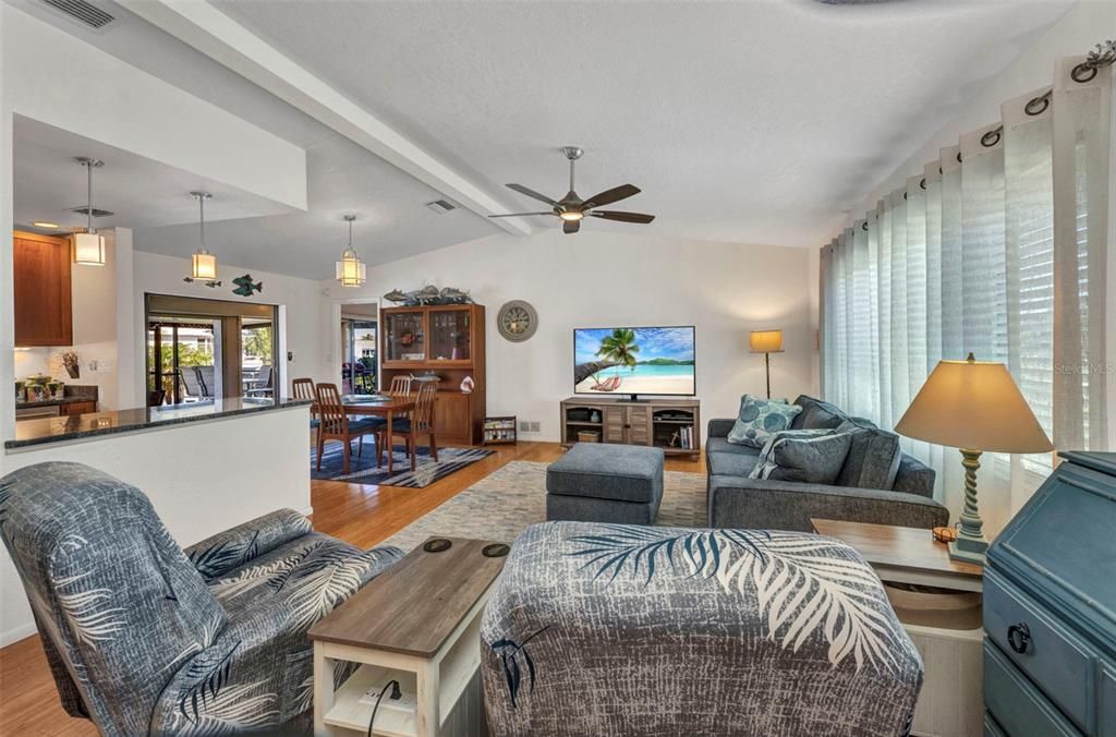 For Sale: $600,000 (3 beds, 2 baths, 1909 Square Feet)