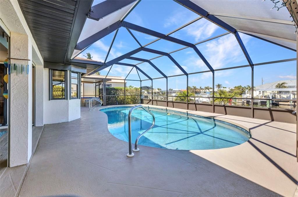 For Sale: $600,000 (3 beds, 2 baths, 1909 Square Feet)