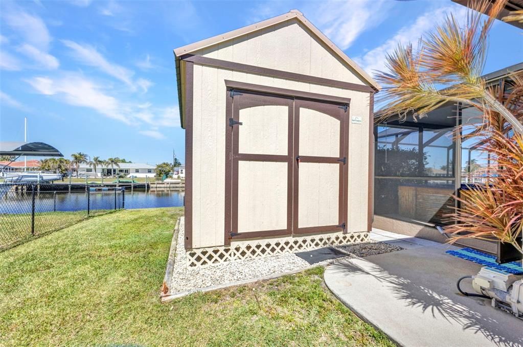 For Sale: $600,000 (3 beds, 2 baths, 1909 Square Feet)