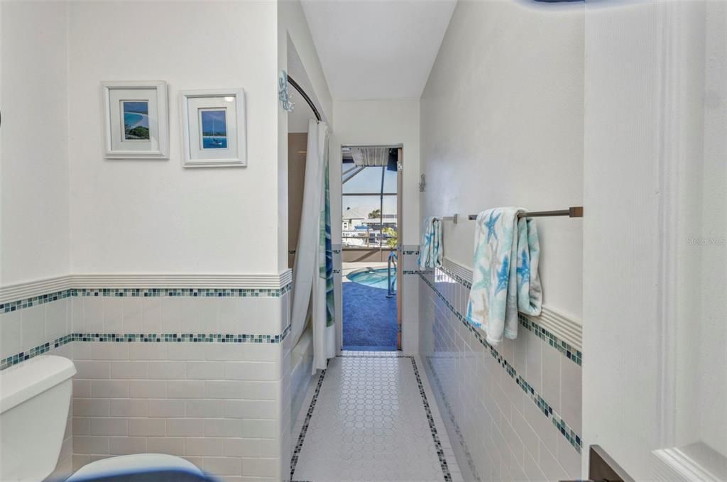 For Sale: $600,000 (3 beds, 2 baths, 1909 Square Feet)