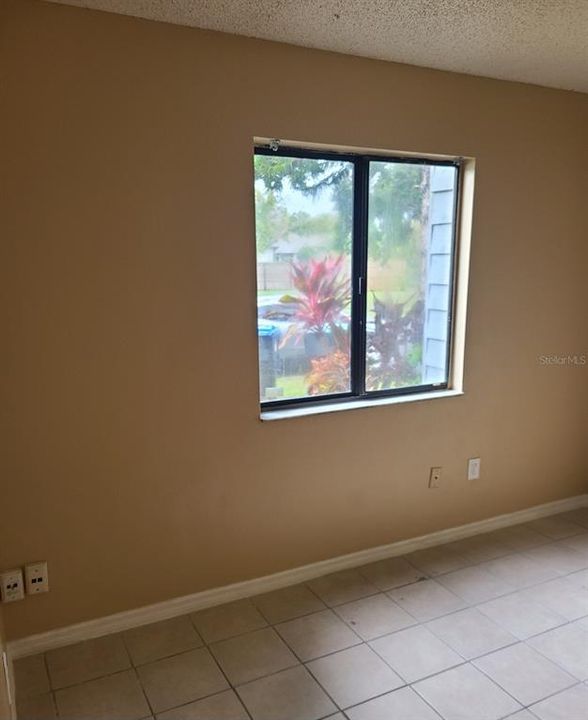 For Sale: $215,000 (3 beds, 2 baths, 1188 Square Feet)