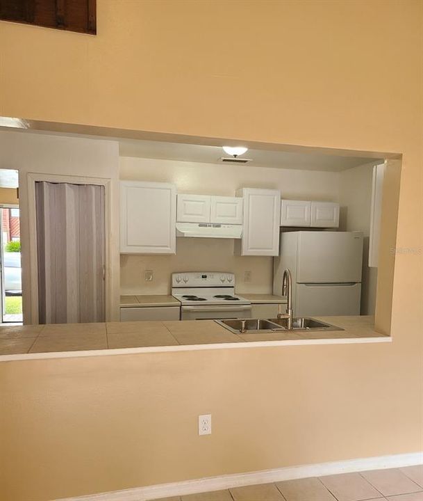 For Sale: $215,000 (3 beds, 2 baths, 1188 Square Feet)