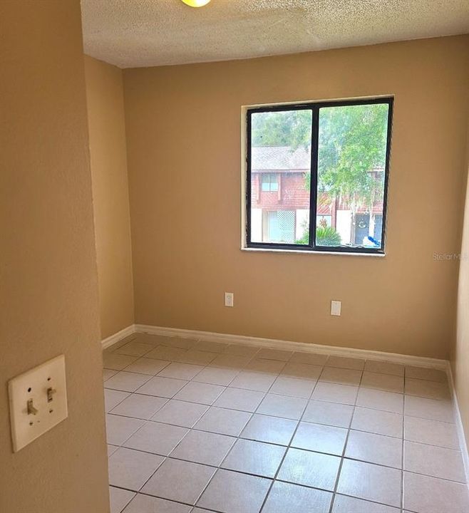 For Sale: $215,000 (3 beds, 2 baths, 1188 Square Feet)