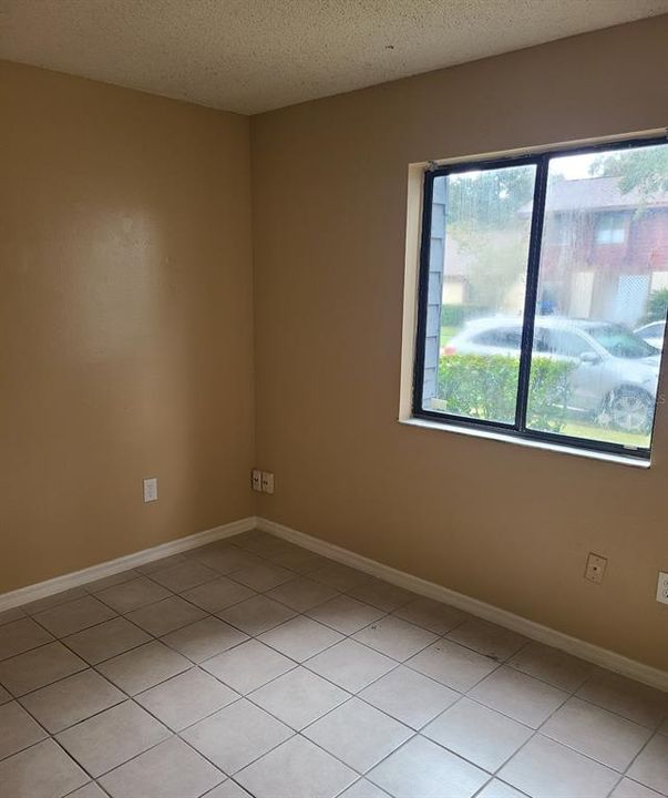 For Sale: $215,000 (3 beds, 2 baths, 1188 Square Feet)