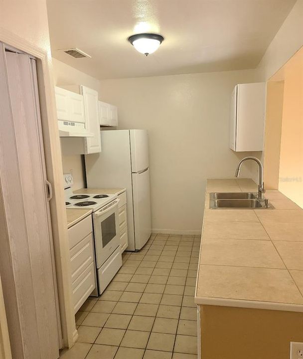 For Sale: $215,000 (3 beds, 2 baths, 1188 Square Feet)