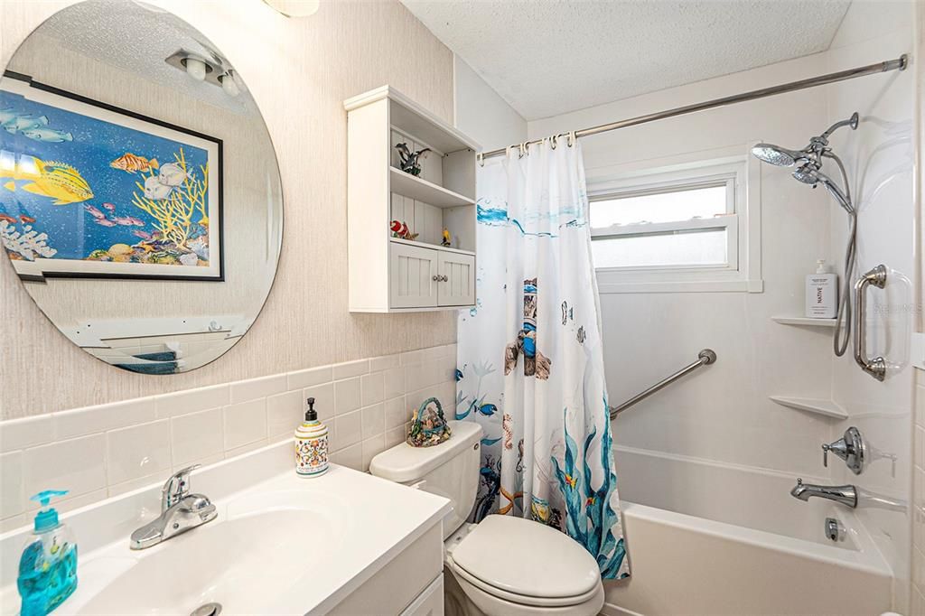 En Venta: $335,000 (3 camas, 2 baños, 1562 Pies cuadrados)