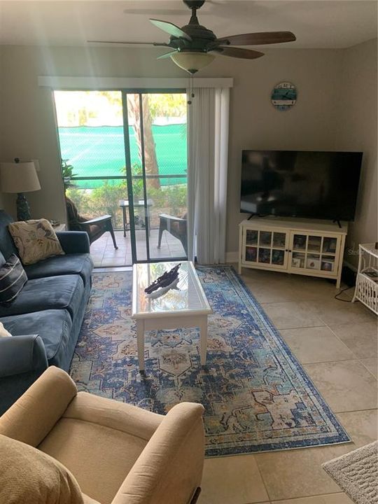 待售: $209,900 (2 贝兹, 2 浴室, 972 平方英尺)