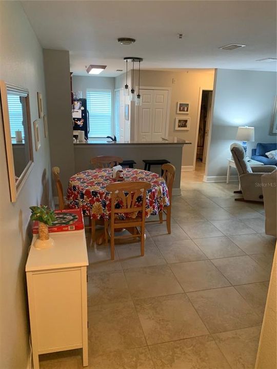 待售: $209,900 (2 贝兹, 2 浴室, 972 平方英尺)