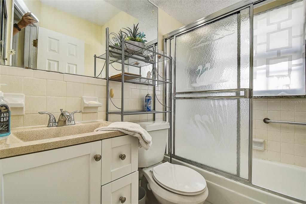 待售: $139,999 (2 贝兹, 1 浴室, 720 平方英尺)