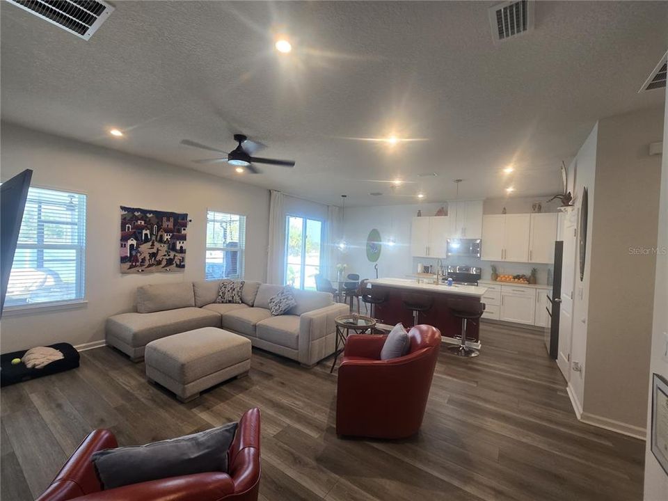 На продажу: $435,000 (3 спален, 2 ванн, 1554 Квадратных фут)