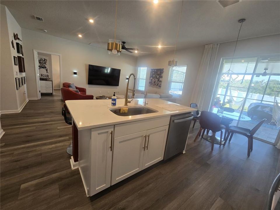 На продажу: $435,000 (3 спален, 2 ванн, 1554 Квадратных фут)