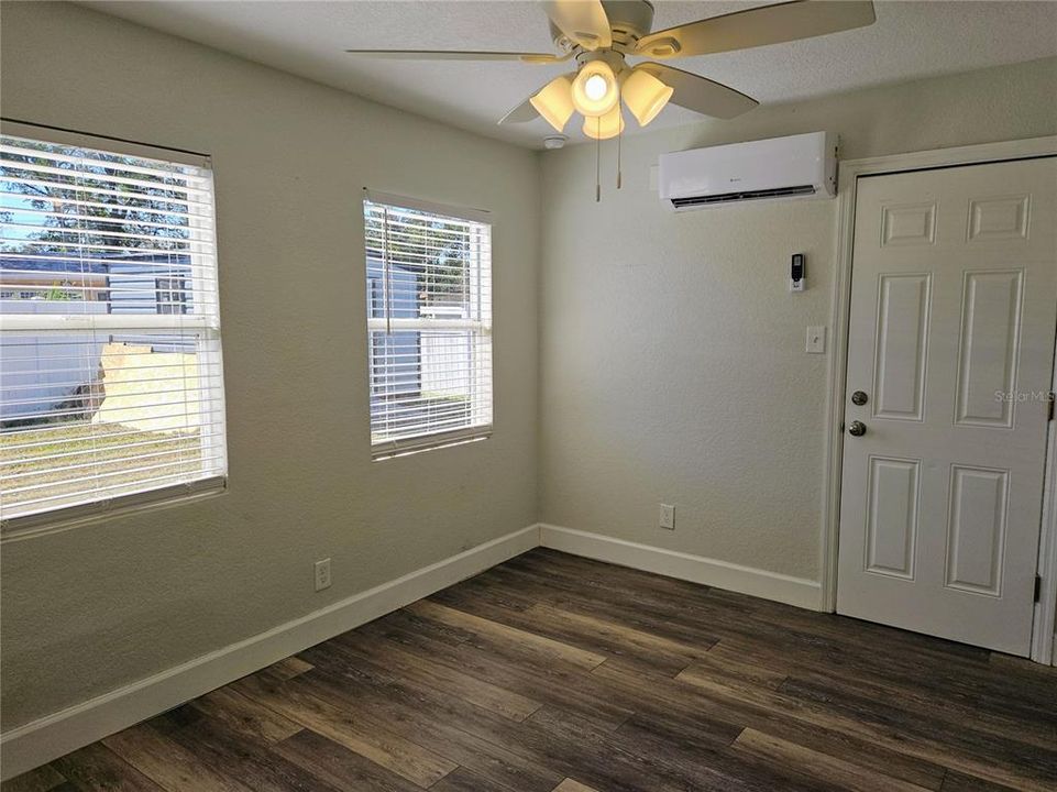 出租: $1,250 (1 贝兹, 1 浴室, 510 平方英尺)