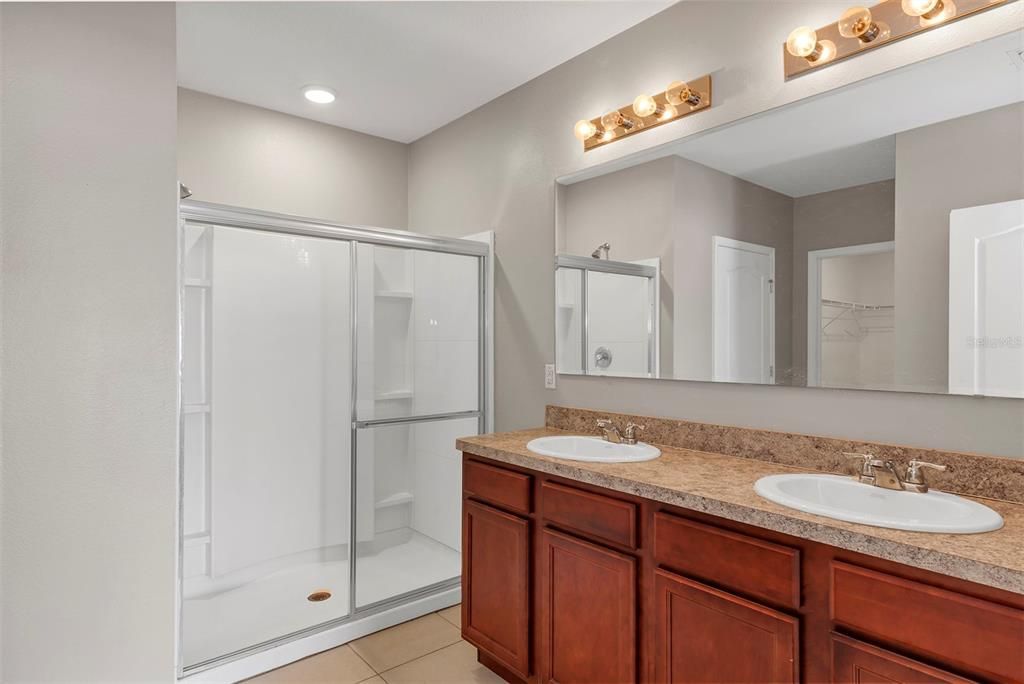 For Rent: $1,850 (4 beds, 2 baths, 1851 Square Feet)