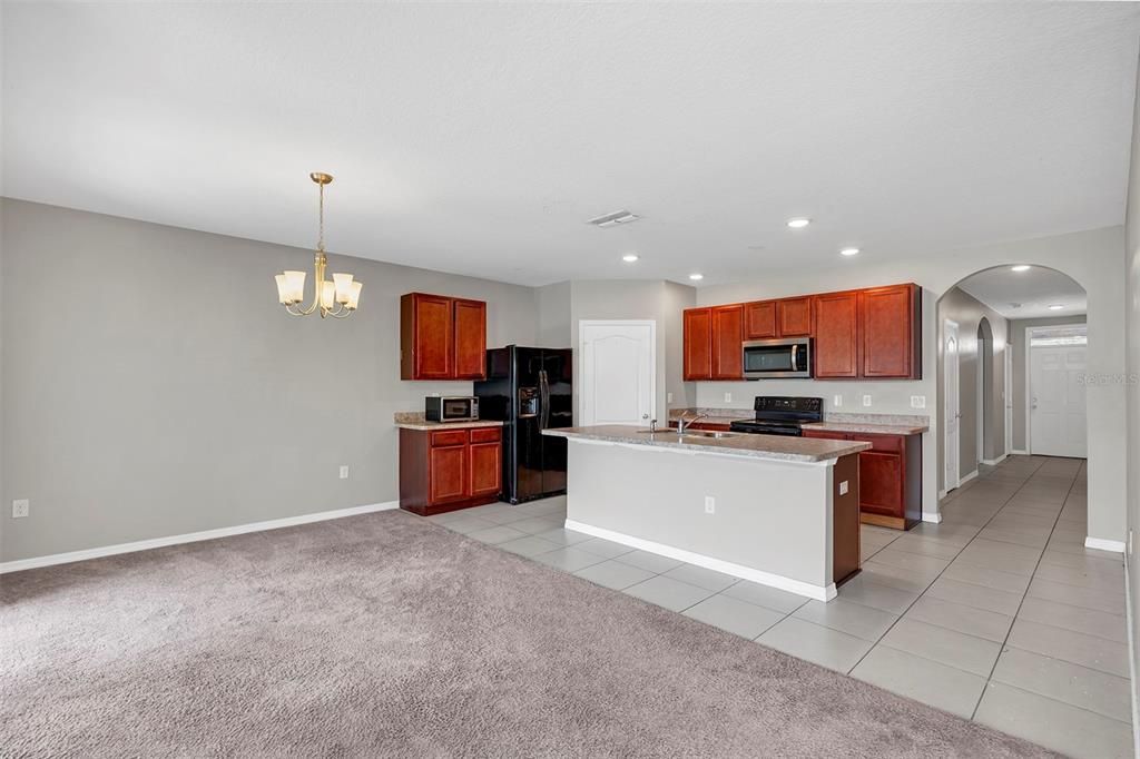 For Rent: $1,850 (4 beds, 2 baths, 1851 Square Feet)