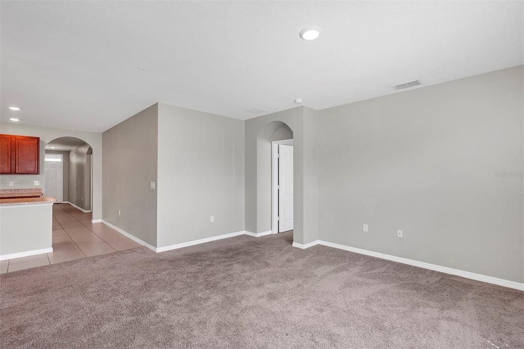 For Rent: $1,850 (4 beds, 2 baths, 1851 Square Feet)