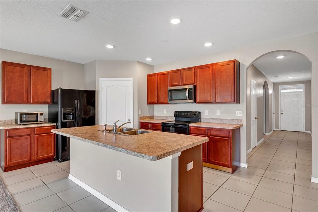 For Rent: $1,850 (4 beds, 2 baths, 1851 Square Feet)