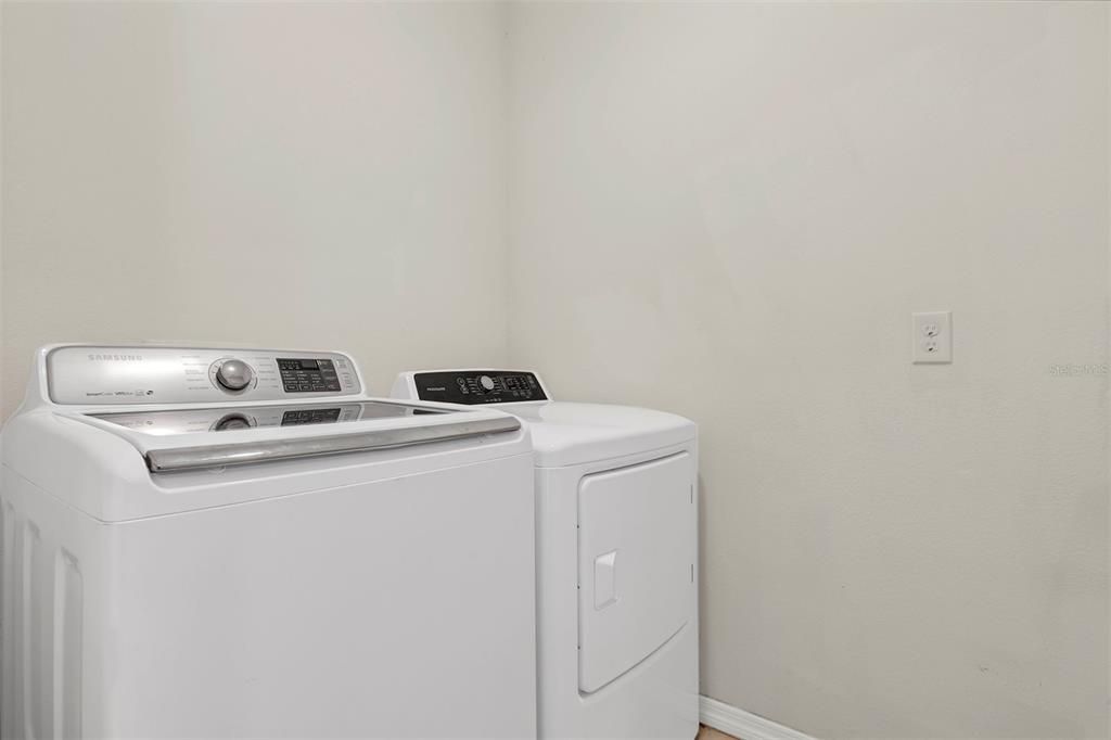 For Rent: $1,850 (4 beds, 2 baths, 1851 Square Feet)