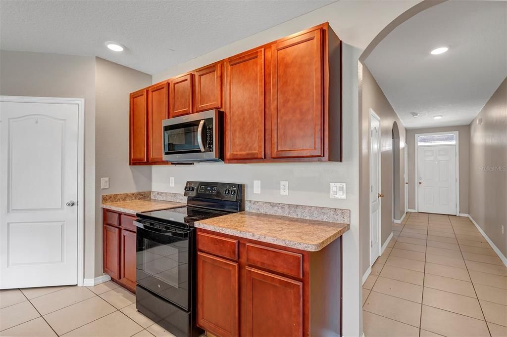 For Rent: $1,850 (4 beds, 2 baths, 1851 Square Feet)