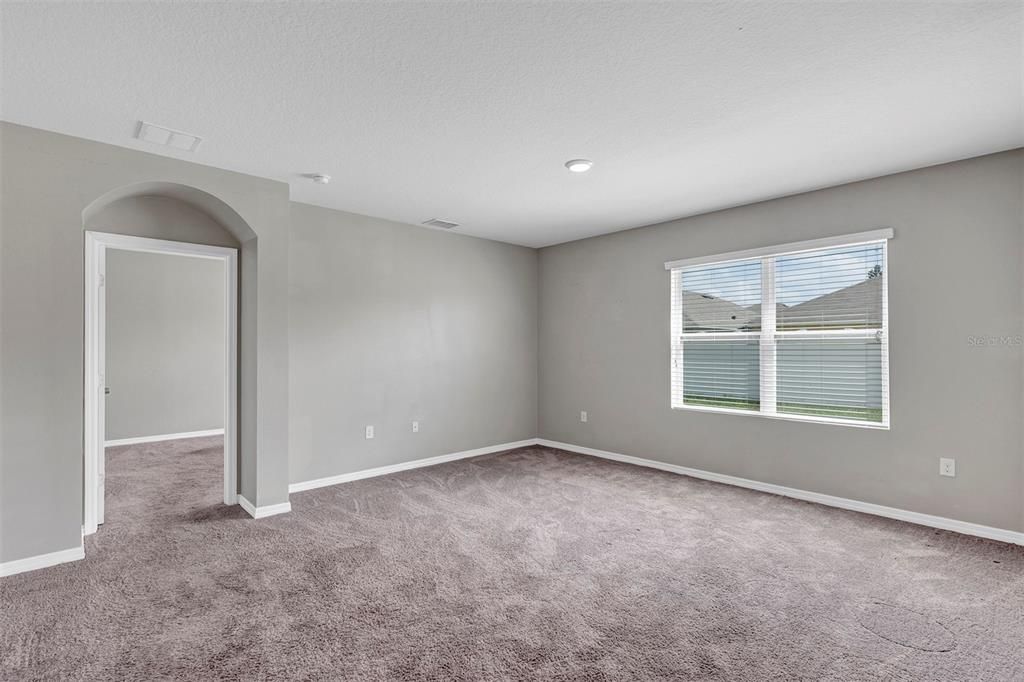 For Rent: $1,850 (4 beds, 2 baths, 1851 Square Feet)