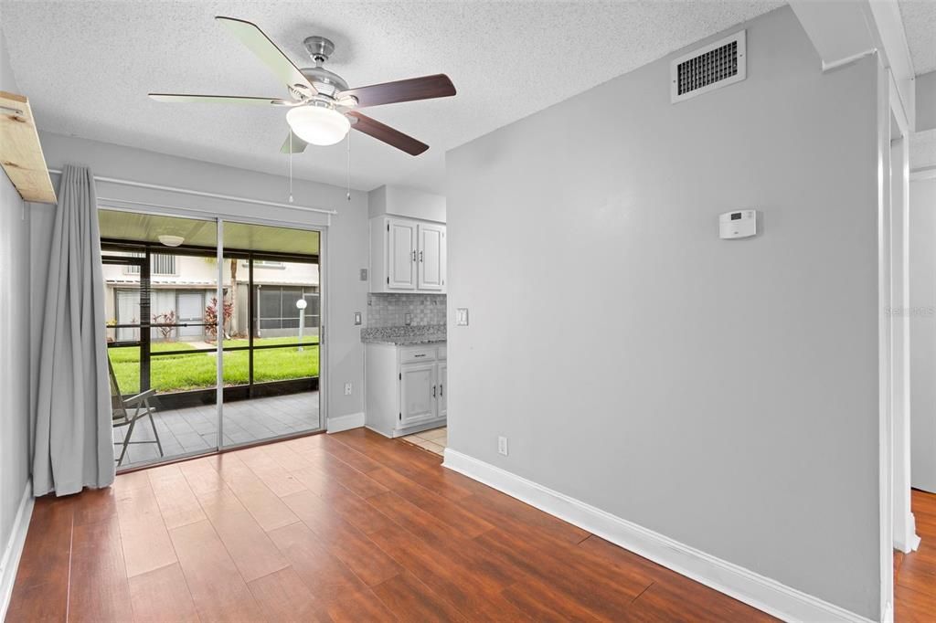 For Rent: $1,850 (2 beds, 2 baths, 1030 Square Feet)