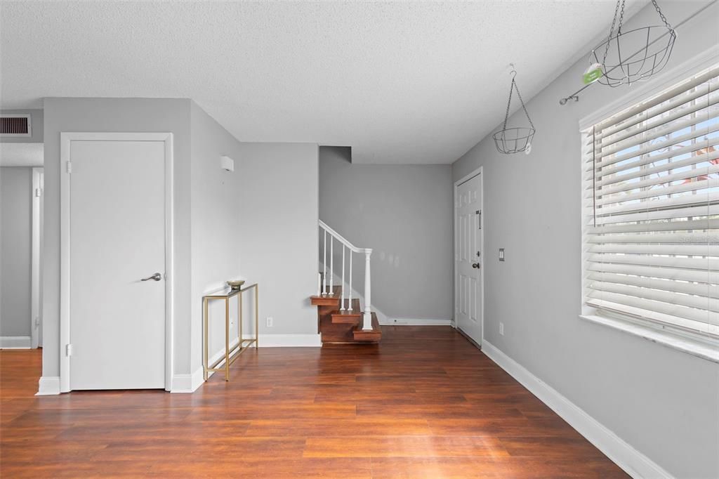 For Rent: $1,850 (2 beds, 2 baths, 1030 Square Feet)