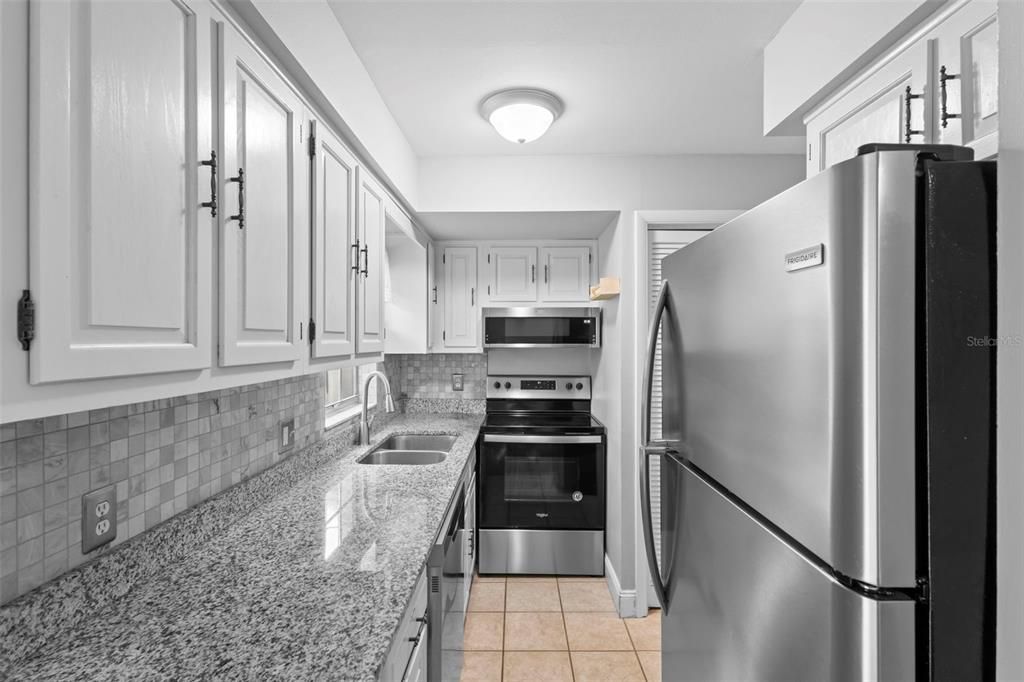 For Rent: $1,850 (2 beds, 2 baths, 1030 Square Feet)