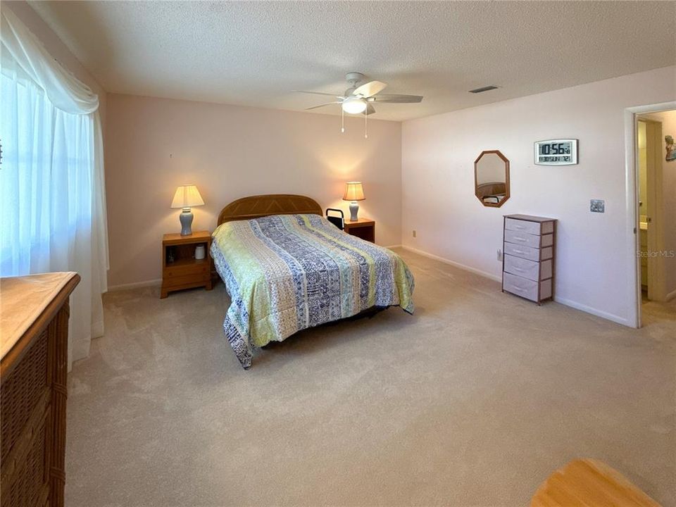 For Sale: $145,000 (2 beds, 2 baths, 1375 Square Feet)