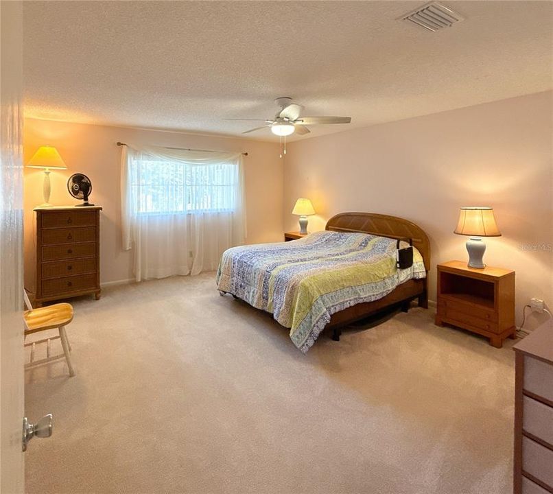 For Sale: $145,000 (2 beds, 2 baths, 1375 Square Feet)