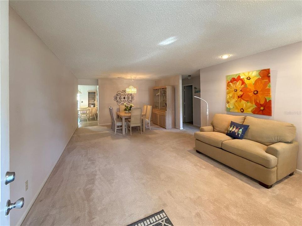 For Sale: $145,000 (2 beds, 2 baths, 1375 Square Feet)