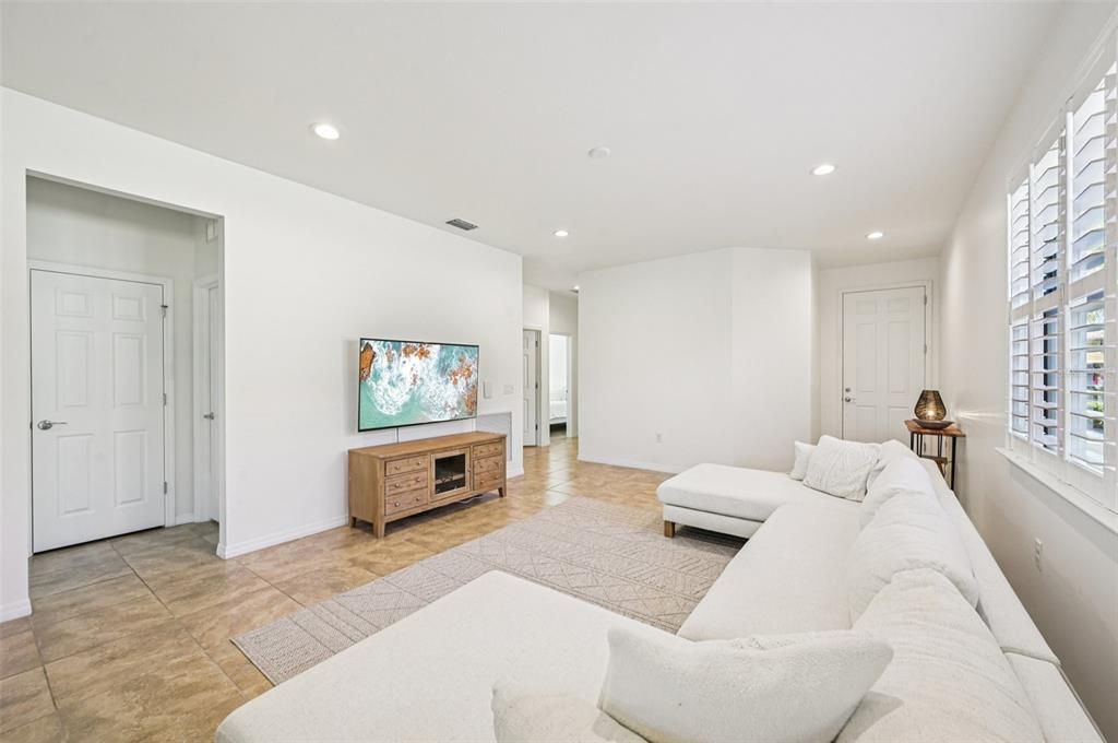 En Venta: $425,000 (3 camas, 2 baños, 1437 Pies cuadrados)