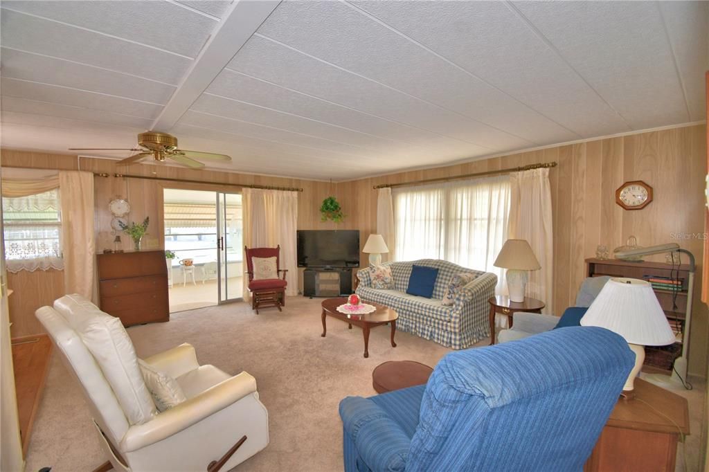 待售: $109,000 (2 贝兹, 2 浴室, 1008 平方英尺)