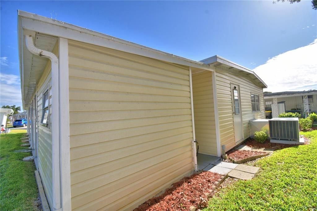 待售: $109,000 (2 贝兹, 2 浴室, 1008 平方英尺)