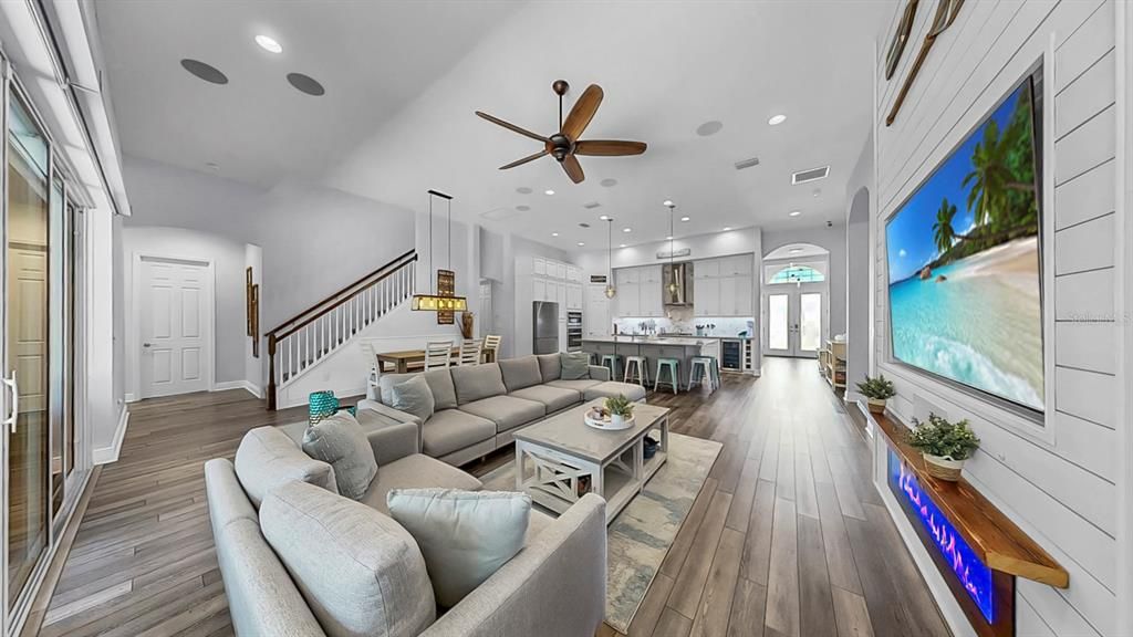 En Venta: $994,000 (5 camas, 4 baños, 3933 Pies cuadrados)