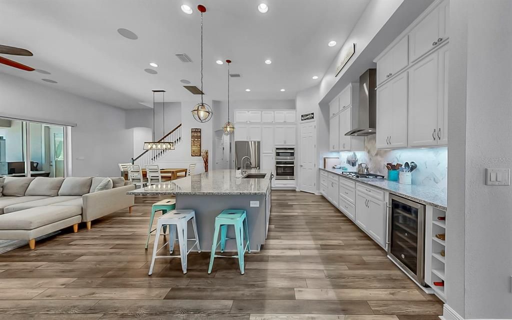 En Venta: $994,000 (5 camas, 4 baños, 3933 Pies cuadrados)