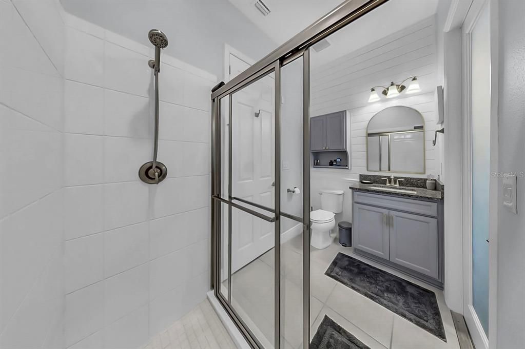 En Venta: $994,000 (5 camas, 4 baños, 3933 Pies cuadrados)