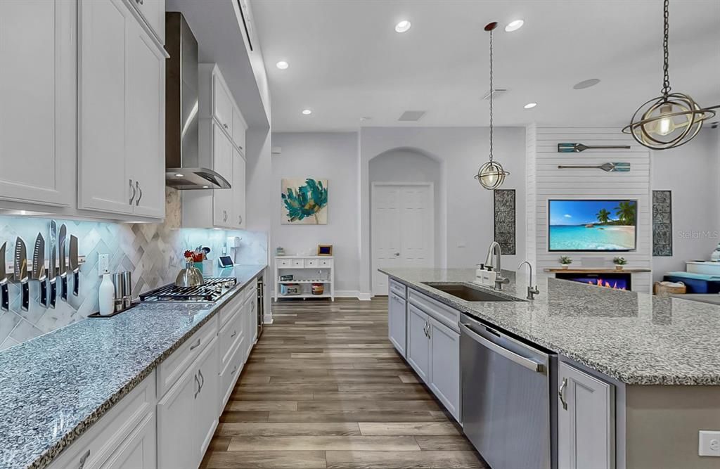 En Venta: $994,000 (5 camas, 4 baños, 3933 Pies cuadrados)