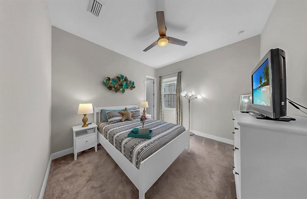 En Venta: $994,000 (5 camas, 4 baños, 3933 Pies cuadrados)